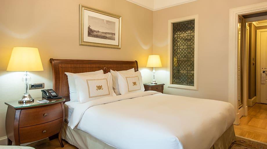 Deluxe Pera View Room Pera Palace Istanbul — 3