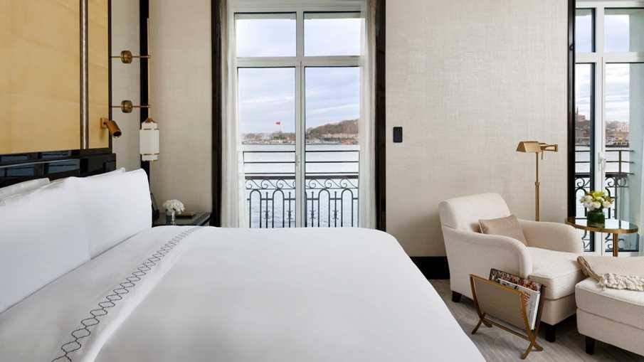 Executive Bosphorus Suite Peninsula