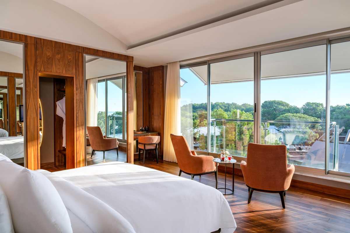 Executive Jacuzzi Room Rixos Sungate — 3