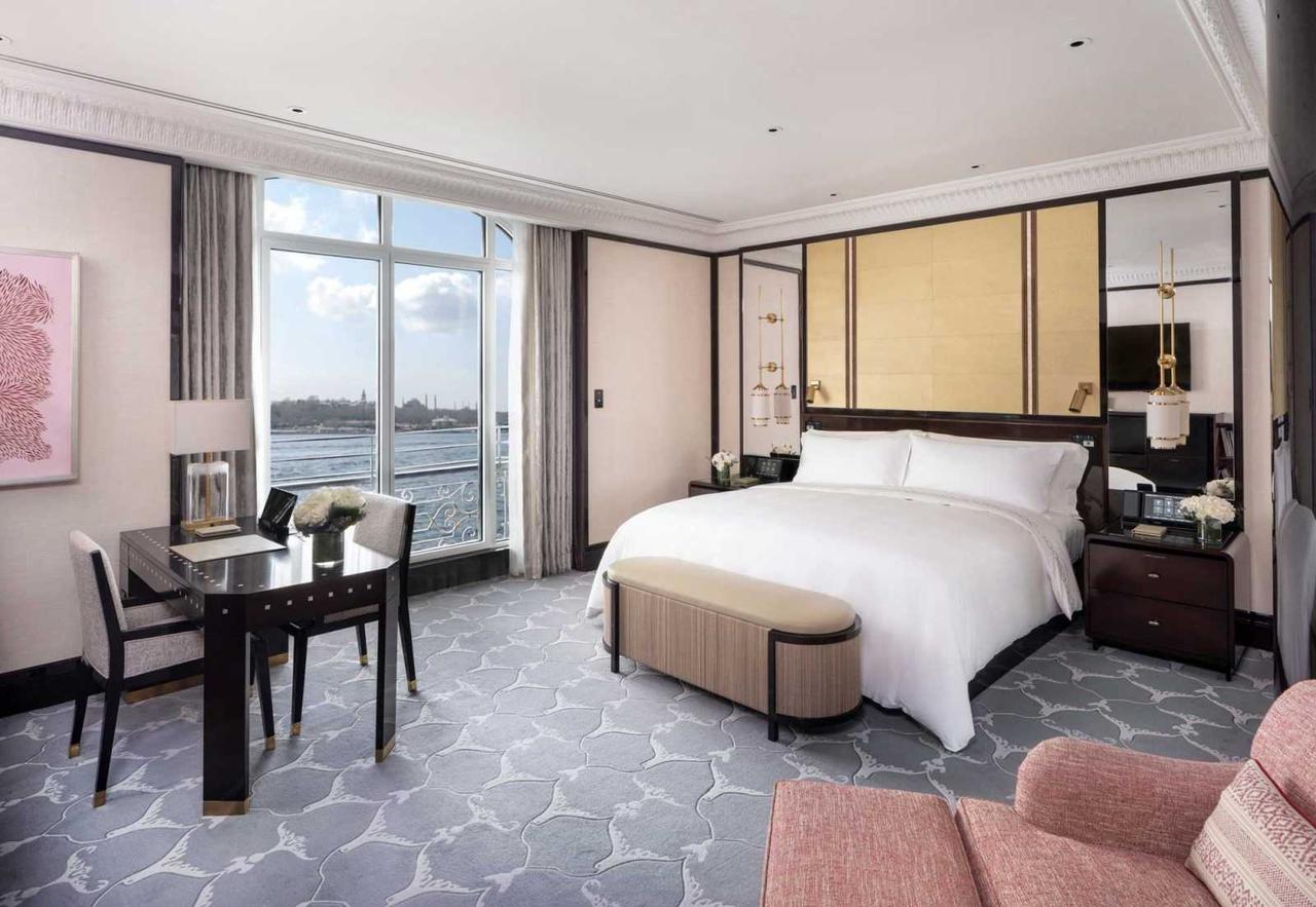 Deluxe Bosphorus View Room The Peninsula Istanbul