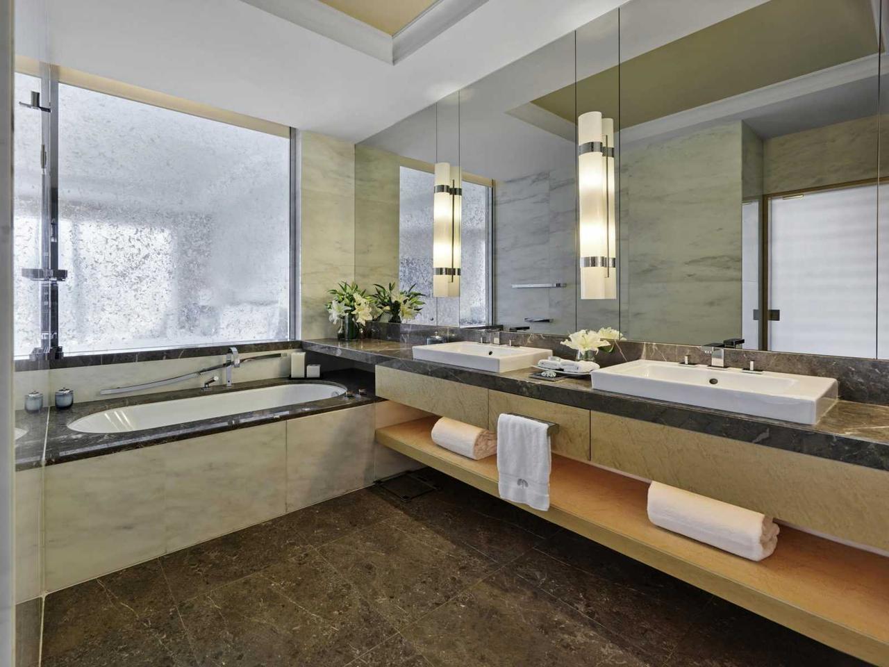 Deluxe with Partial Bosphorus View Room Raffles Istanbul — 3