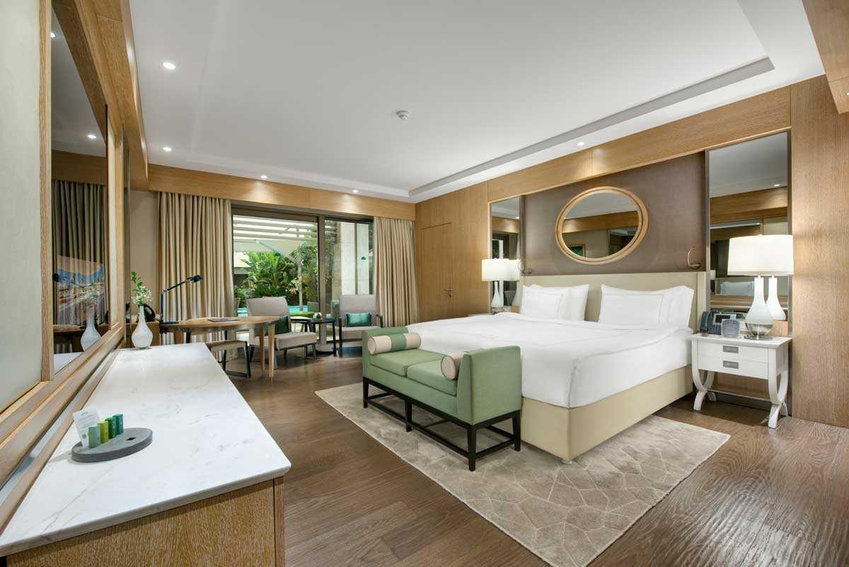 Pearl Pool Room Regnum Carya — 2