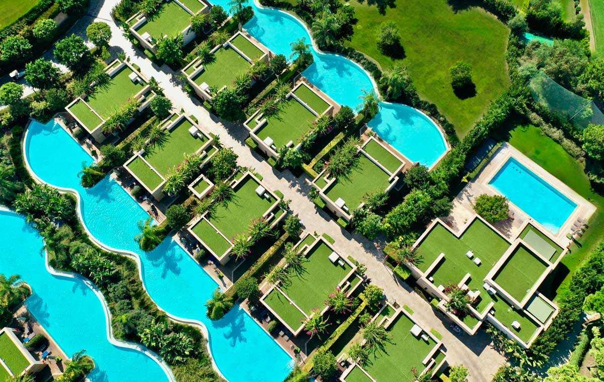 Pearl Pool Family Room Regnum Carya