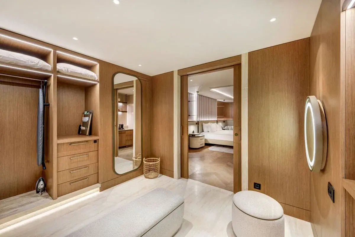 Crown Horizon Suite Regnum The Crown — 17