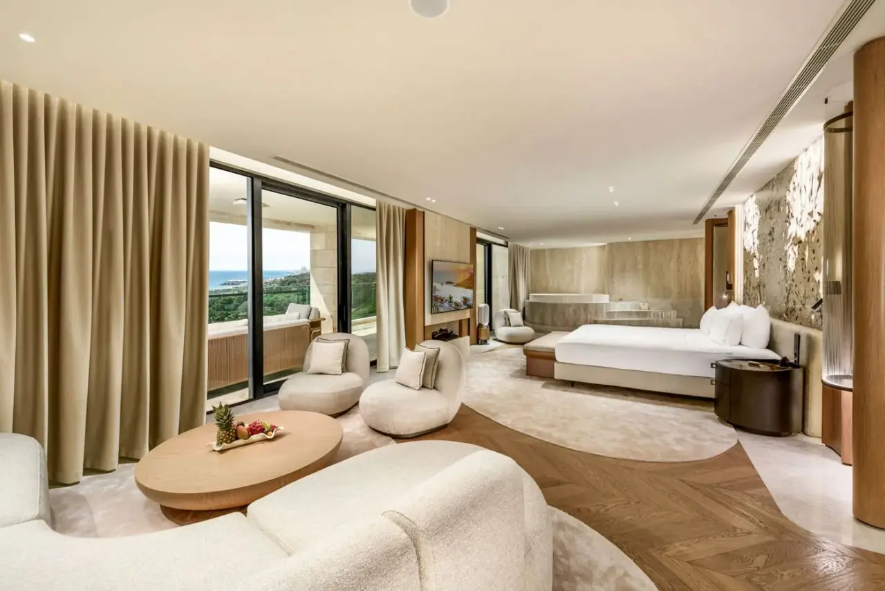 Crown Signature Suite Regnum The Crown — 10