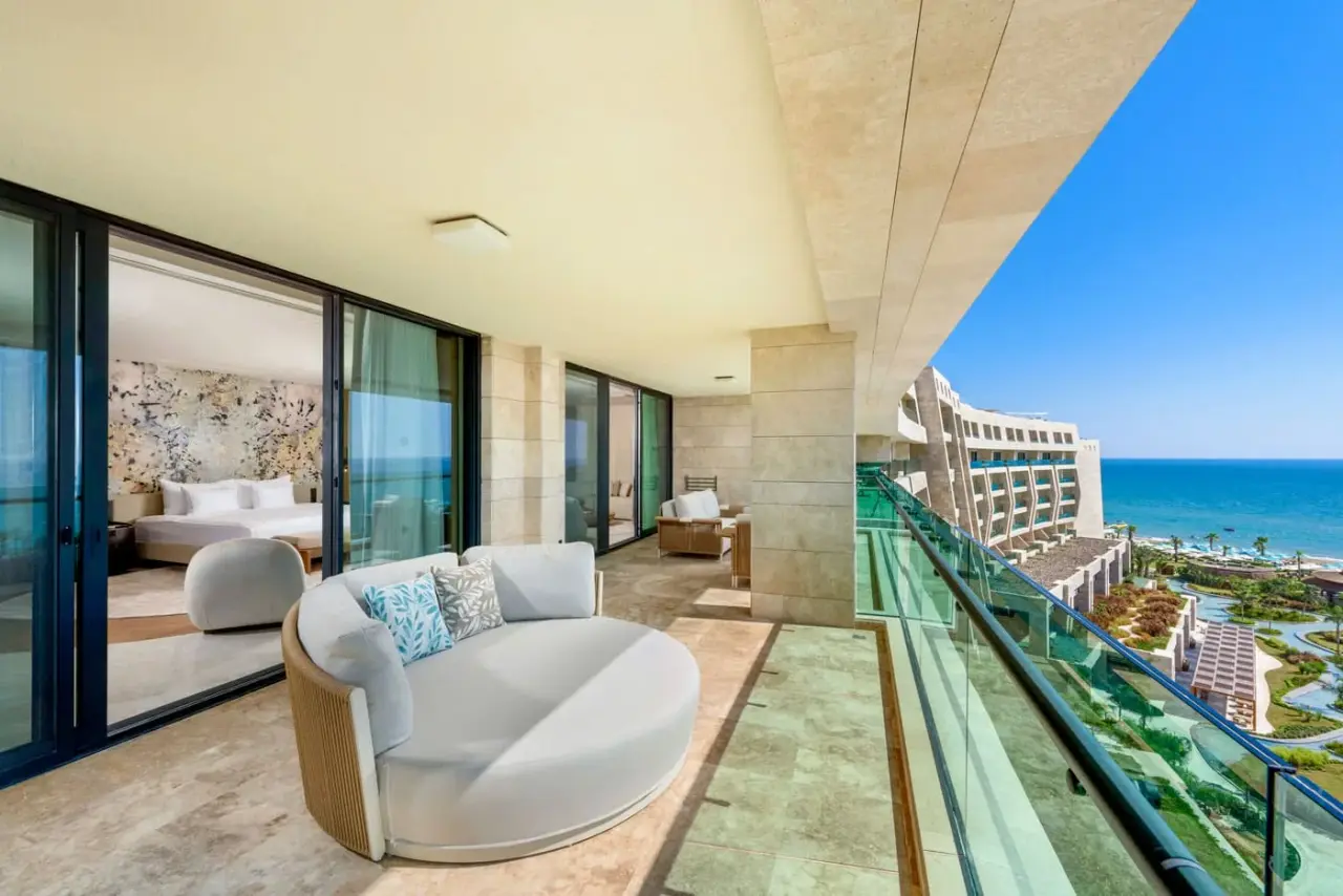 Crown Signature Suite Regnum The Crown — 13