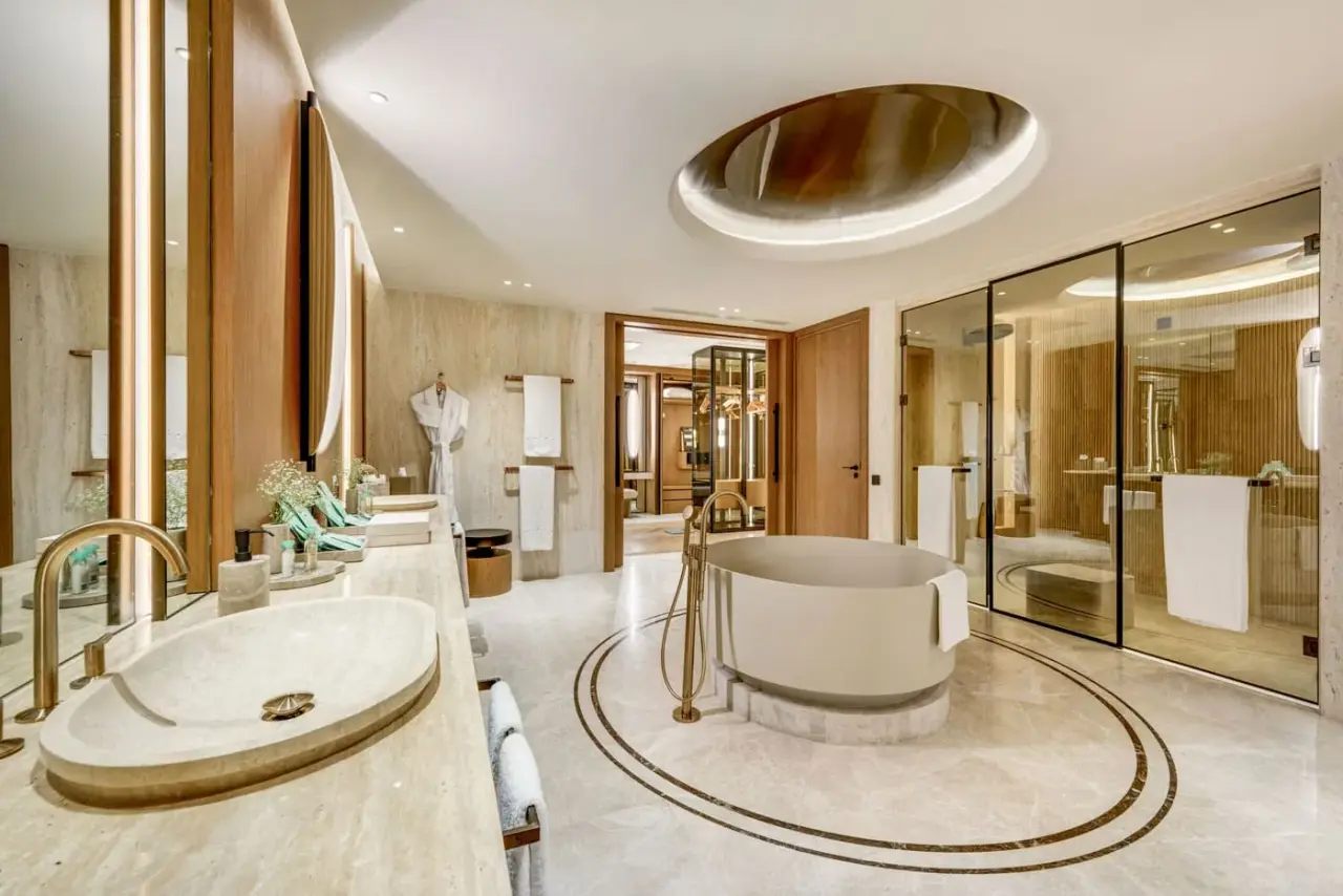 Crown Signature Suite Regnum The Crown — 14