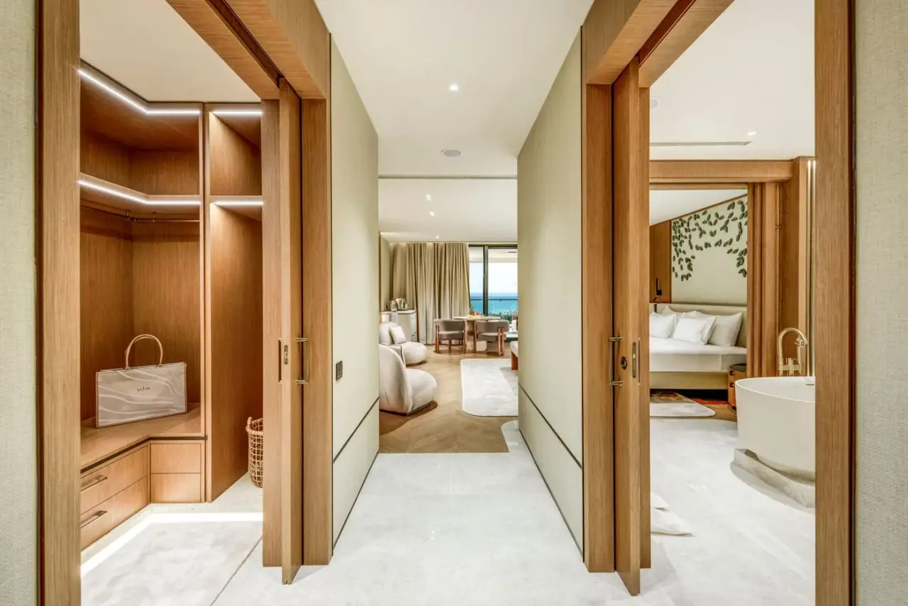 Crown Signature Suite Regnum The Crown — 5