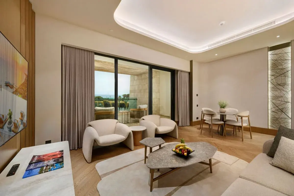 Seascape Suite Regnum The Crown — 2