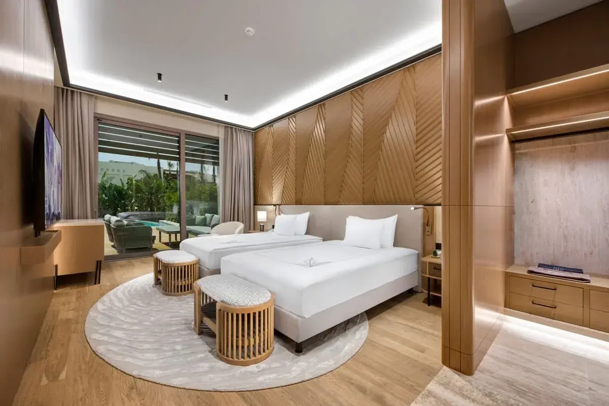 Regnum Crown Amber Lagoon Villa — 5