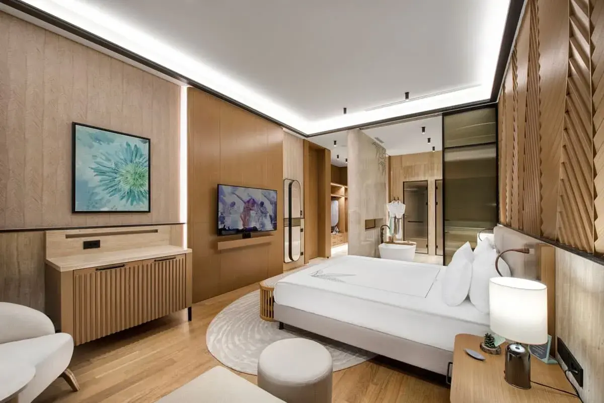 Regnum Crown Amber Lagoon Villa — 2