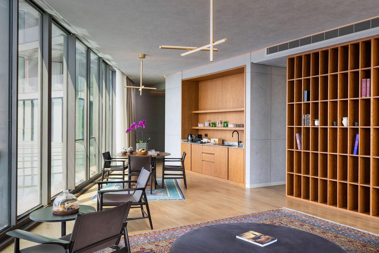 One Bedroom Corner Suite with Sea View Rixos Tersane — 2