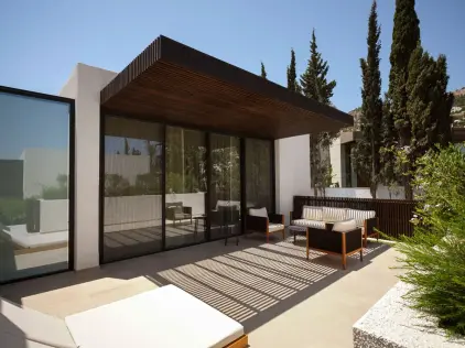 Caja by Maxx Royal — Gallery 3