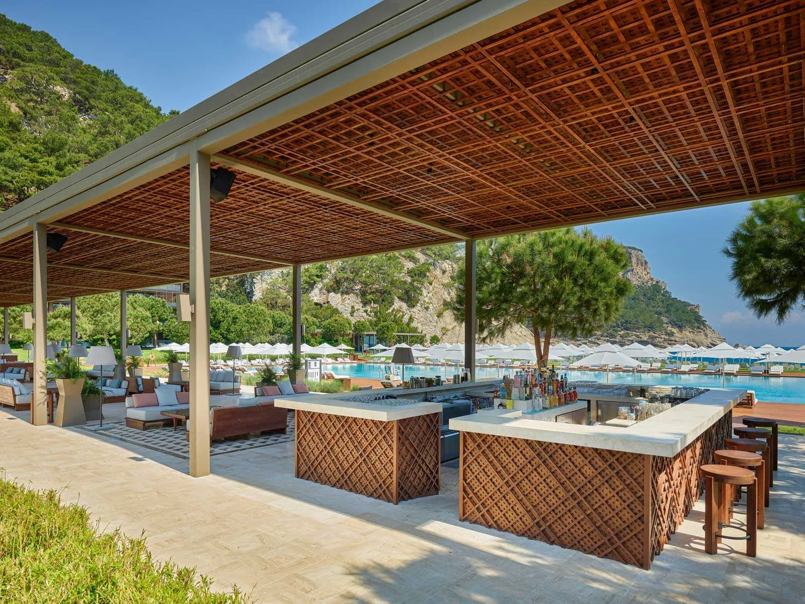 Бар у бассейна Maxx Royal Kemer